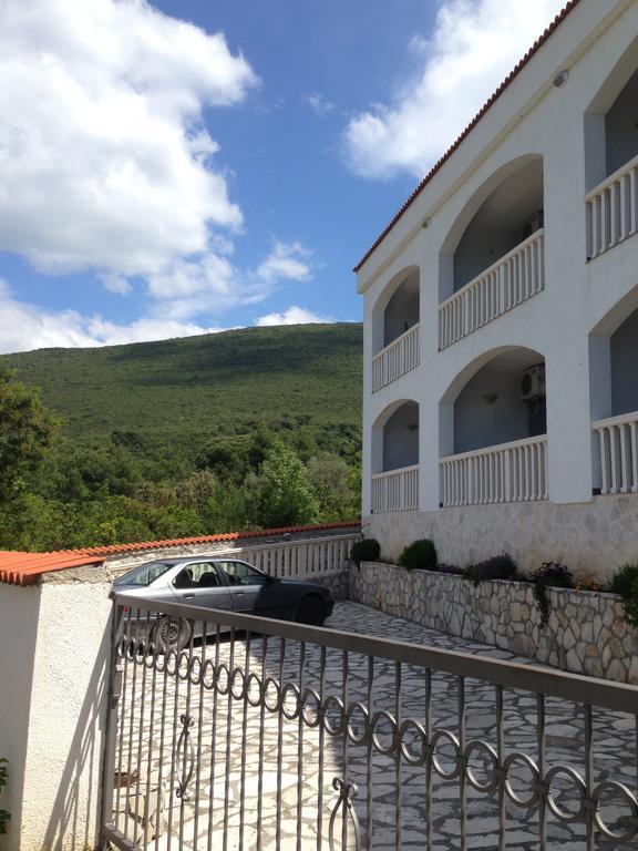 Apartmani Lazarevic Lustica Εξωτερικό φωτογραφία