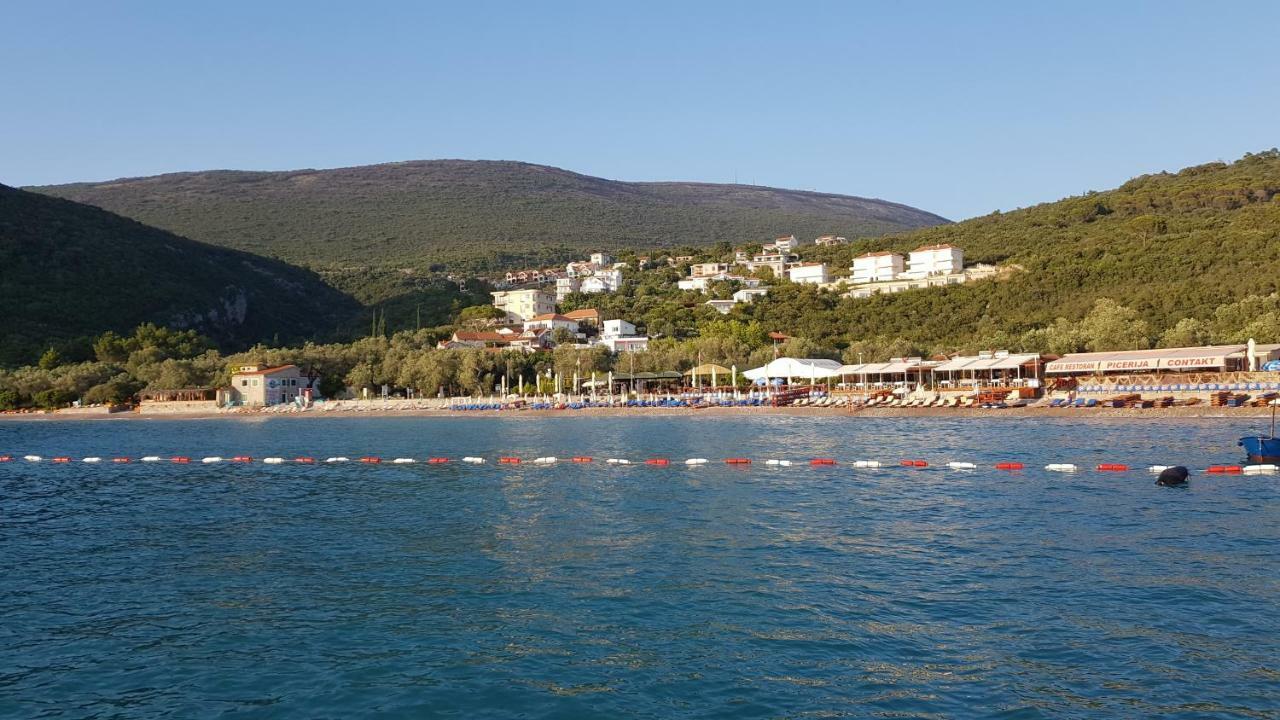 Apartmani Lazarevic Lustica Εξωτερικό φωτογραφία