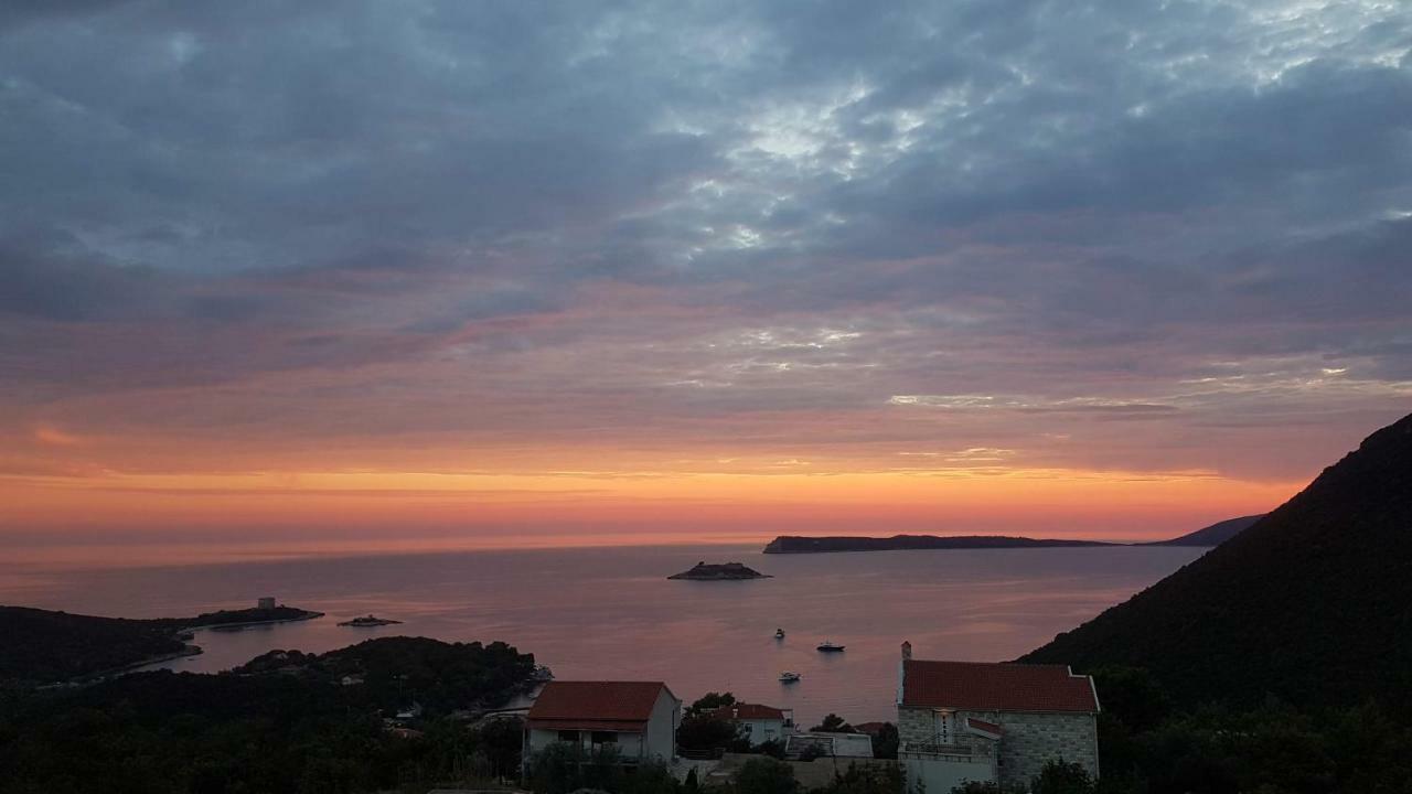 Apartmani Lazarevic Lustica Εξωτερικό φωτογραφία